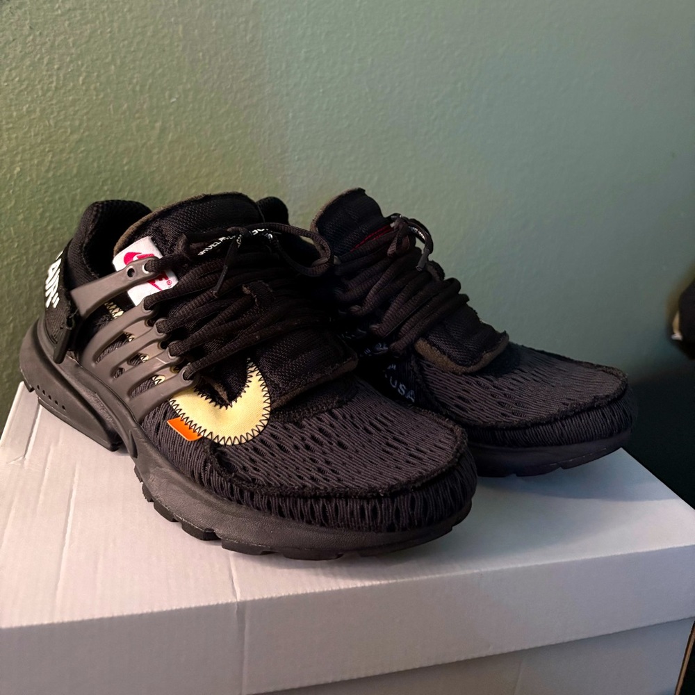 Off White Nike Presto Black Size 9 
Off White x Nike